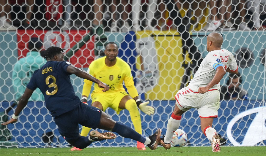  AC米兰控球耐心寻找机会，传导配合破解密集防守  